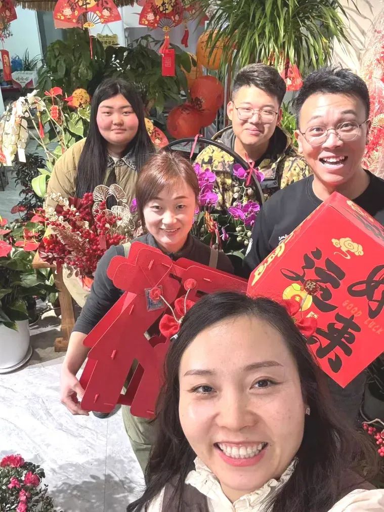 博思花藝婚慶教育，婚慶培訓(xùn)，花藝培訓(xùn)，插花培訓(xùn)，花藝師培訓(xùn)，主持人培訓(xùn)，商務(wù)主持人培訓(xùn)，花店運營培訓(xùn)，花店全系統(tǒng)營銷，小白開花店，小白學(xué)主持，金璽棠婚慶酒店，金璽棠總部，鄭州金麻雀教育科技有限公司