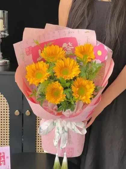 博思花藝婚慶教育，婚慶培訓(xùn)，花藝培訓(xùn)，插花培訓(xùn)，花藝師培訓(xùn)，主持人培訓(xùn)，商務(wù)主持人培訓(xùn)，花店運(yùn)營培訓(xùn)，花店全系統(tǒng)營銷，小白開花店，小白學(xué)主持，金璽棠婚慶酒店，金璽棠總部，鄭州金麻雀教育科技有限公司