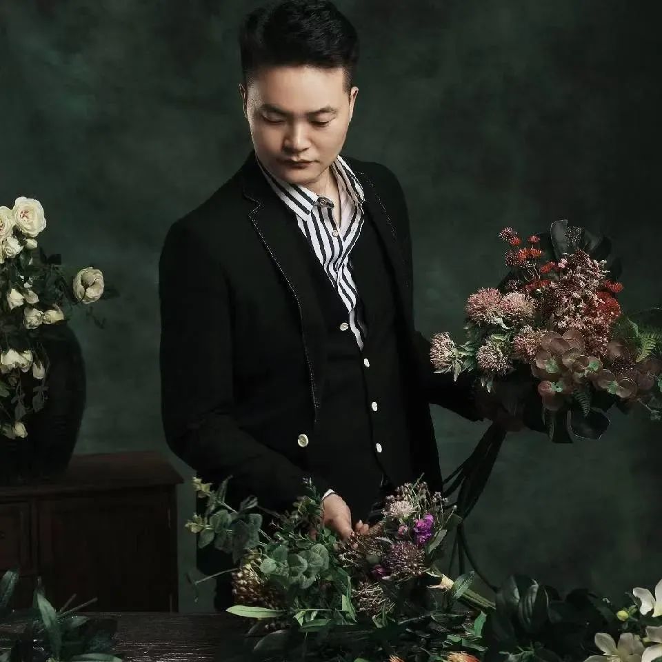 博思花藝婚慶教育，婚慶培訓(xùn)，花藝培訓(xùn)，插花培訓(xùn)，花藝師培訓(xùn)，主持人培訓(xùn)，商務(wù)主持人培訓(xùn)，花店運(yùn)營(yíng)培訓(xùn)，花店全系統(tǒng)營(yíng)銷，小白開花店，小白學(xué)主持，金璽棠婚慶酒店，金璽棠總部，鄭州金麻雀教育科技有限公司